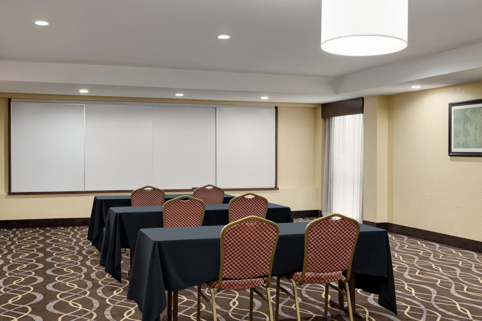 Americinn By Wyndham Grand Rapids Airport North Cascade Екстер'єр фото